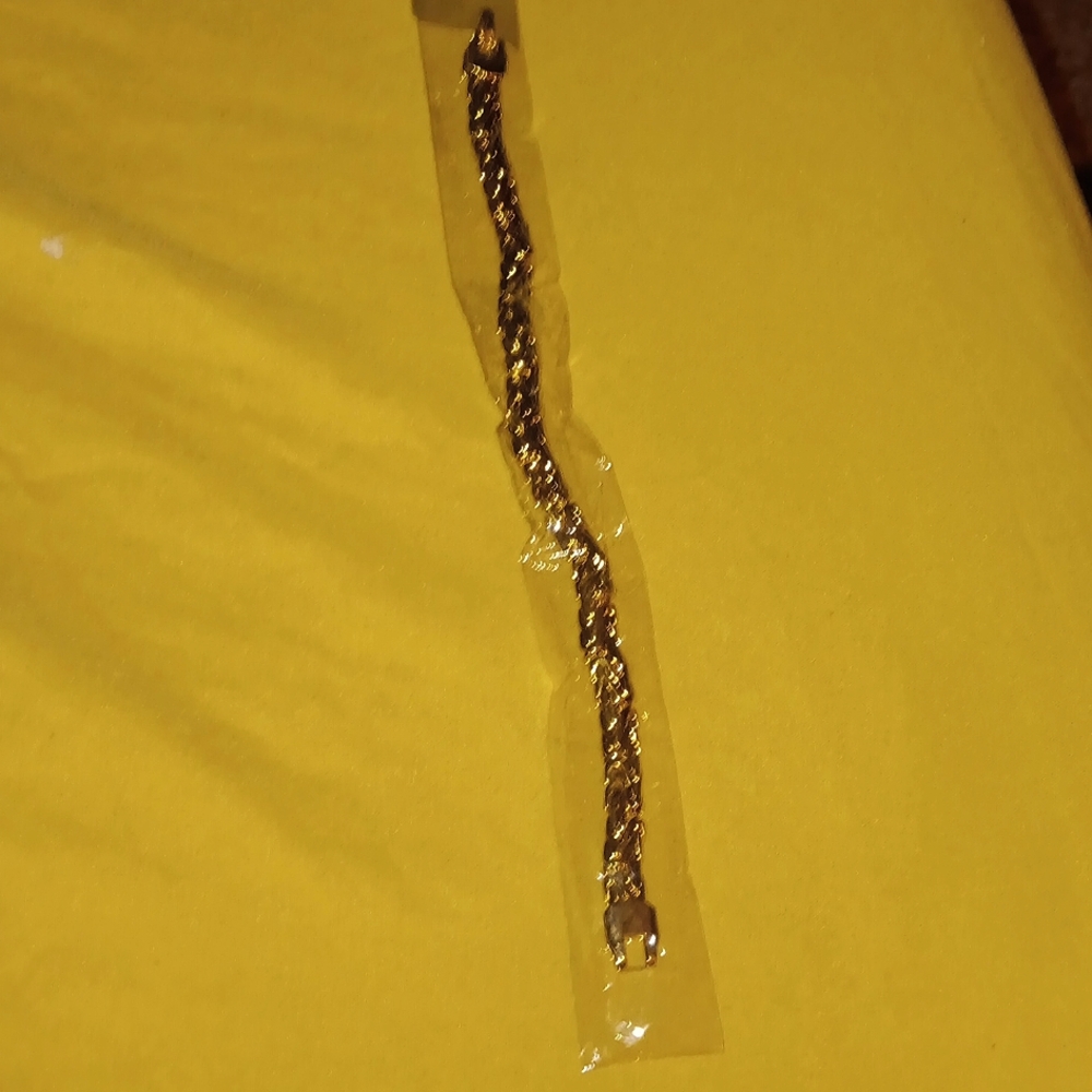 Bracelet